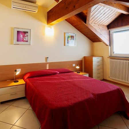 Apartamento Residenza Il Castello Sondrio Exterior foto